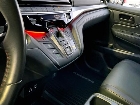 Used 2025 Honda Odyssey Sport-L image 16
