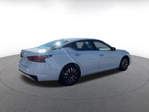 Used 2025 Nissan Altima 2.5 SV image 15