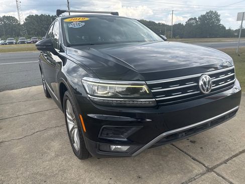 Used 2019 Volkswagen Tiguan SEL Premium image 5