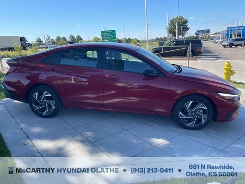 Certified 2025 Hyundai Elantra Sport FWD image 16