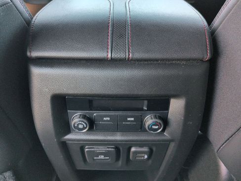 Certified 2022 Chevrolet Traverse RS image 22