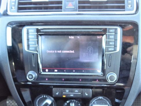 Used 2016 Volkswagen Jetta Sport w/ Lighting Package FWD image 17