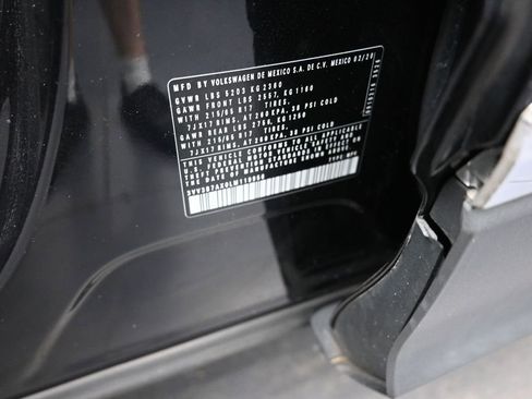 Used 2020 Volkswagen Tiguan SE w/ Panoramic Sunroof Package FWD image 19