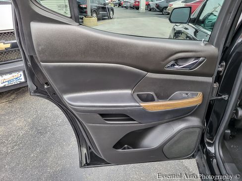 Used 2019 GMC Acadia SLE FWD image 24