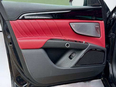 New 2025 Maserati Grecale Modena image 23