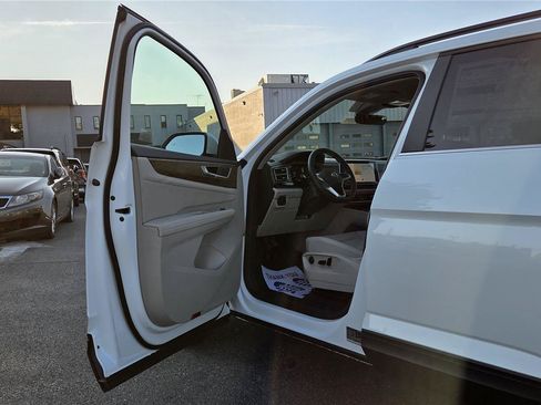 New 2026 Volkswagen Atlas SE AWD/4WD image 11