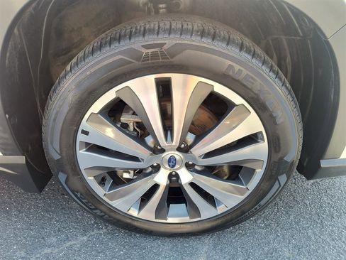 Used 2020 Subaru Ascent Limited w/ Technology Package AWD/4WD image 12