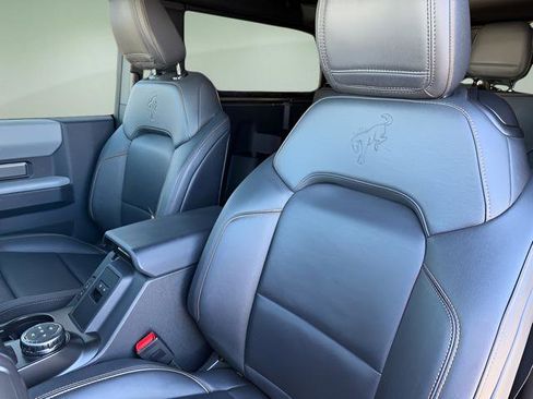 Used 2022 Ford Bronco Badlands image 32