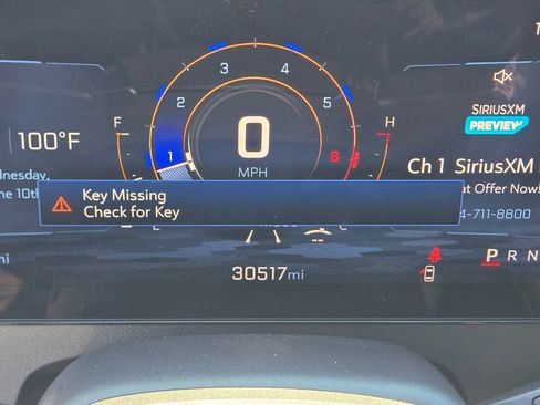 Used 2025 Chevrolet Traverse LT FWD image 23