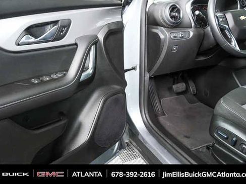 Used 2025 Chevrolet Blazer LT FWD image 7