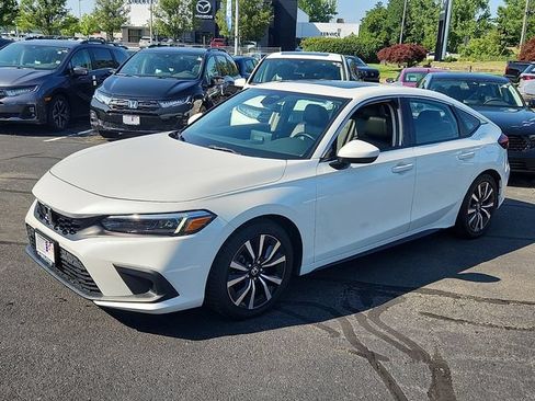 Used 2024 Honda Civic EX-L image 3