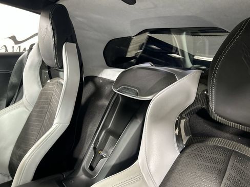 Used 2020 Chevrolet Corvette Stingray Premium Cpe w/ 3LT Preferred Equipment Group image 23