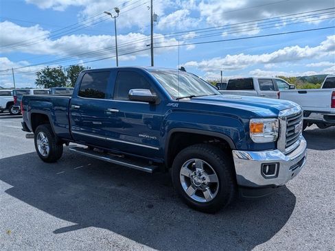 Used 2015 GMC Sierra 2500 SLT w/ Duramax Plus Package AWD/4WD image 8