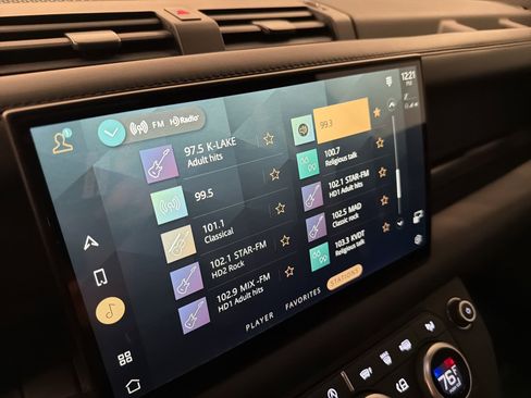 Used 2024 Land Rover Defender 110 Carpathian Edition image 23