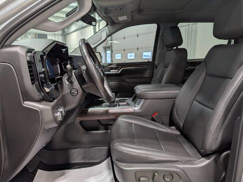 Used 2023 GMC Sierra 1500 SLT w/ SLT Premium Plus Package image 17