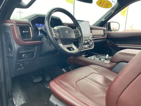 Used 2024 Ford Expedition Max Limited image 19