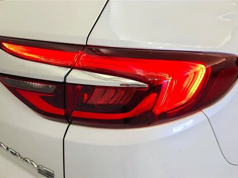 Used 2018 Buick Enclave Avenir w/ Avenir Technology Package image 19