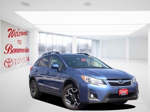 Used 2017 Subaru Crosstrek 2.0i Premium AWD/4WD image 2