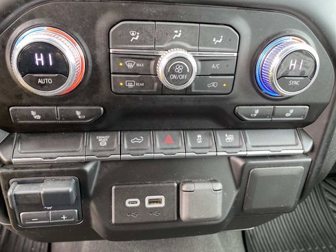 Used 2023 GMC Sierra 2500 SLE w/ SLE Value Package; image 14