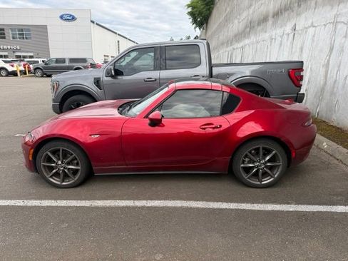 Used 2019 MAZDA MX-5 Miata RF Grand Touring w/ Appearance Package RWD image 2