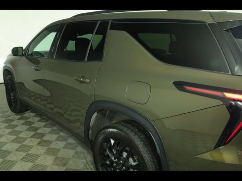 Used 2024 Chevrolet Traverse LT w/ Enhanced Driving Package FWD image 38