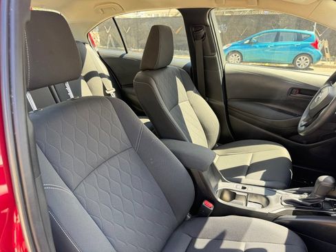 Used 2025 Toyota Corolla LE FWD image 18