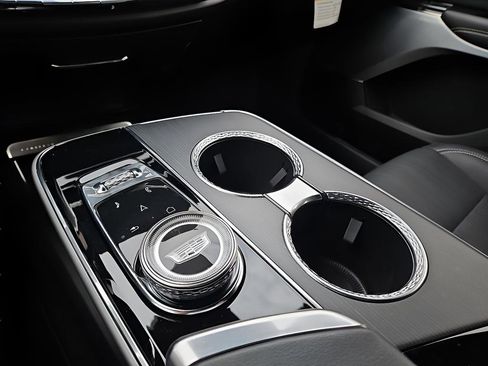 New 2024 Cadillac Lyriq Luxury image 7