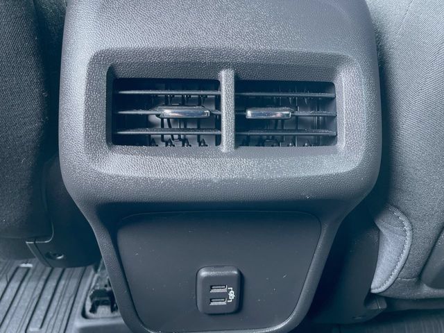 Used 2024 GMC Terrain SLE w/ Driver Convenience Package FWD image 21