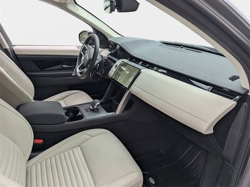 Used 2024 Land Rover Discovery Sport S image 9