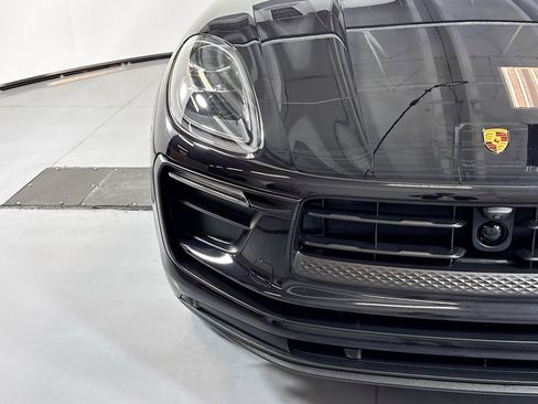 Certified 2025 Porsche Macan image 27