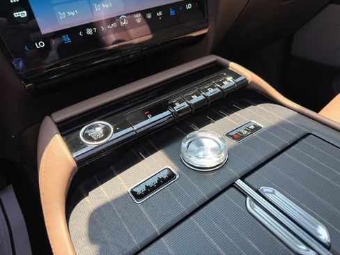 Used 2025 Lincoln Navigator Black Label AWD/4WD image 41