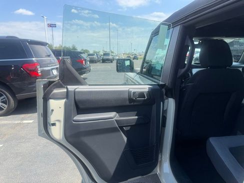 New 2025 Ford Bronco 4-Door AWD/4WD image 34