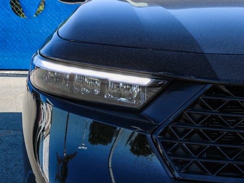 Certified 2025 Honda Accord SE image 4