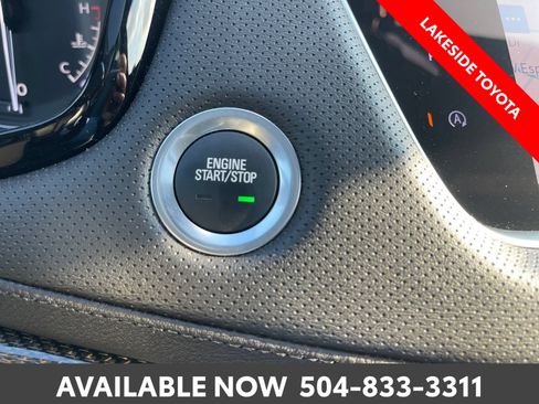 Used 2025 Cadillac XT5 Sportv w/ Technology Package AWD/4WD image 35