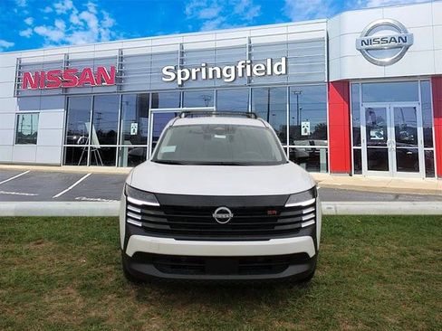 New 2026 Nissan Kicks SR image 2