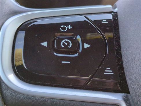 Used 2022 Volvo XC60 T8 Inscription w/ Advanced Package image 24