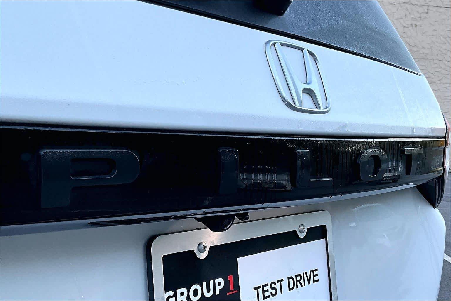 Used 2025 Honda Pilot EX-L image 10