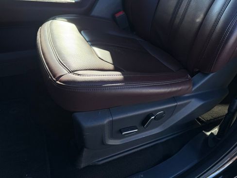 Used 2024 Ford Expedition Limited AWD/4WD image 25