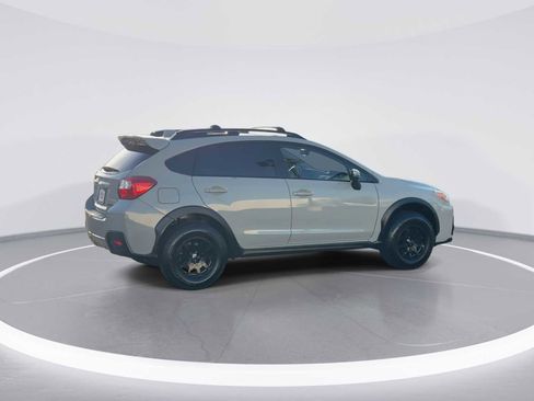 Used 2017 Subaru Crosstrek 2.0i Limited image 8