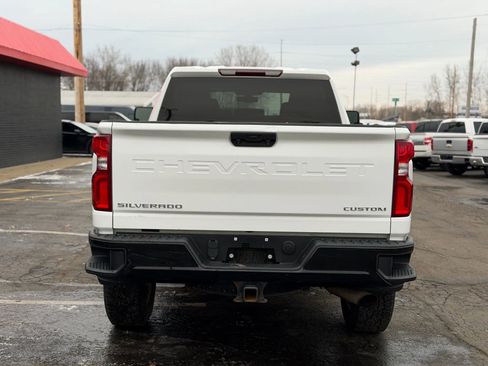 Used 2021 Chevrolet Silverado 2500 Custom w/ Custom Value Package image 6