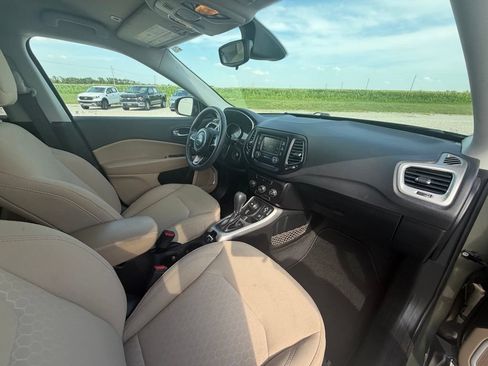 Used 2018 Jeep Compass Sport AWD/4WD image 29