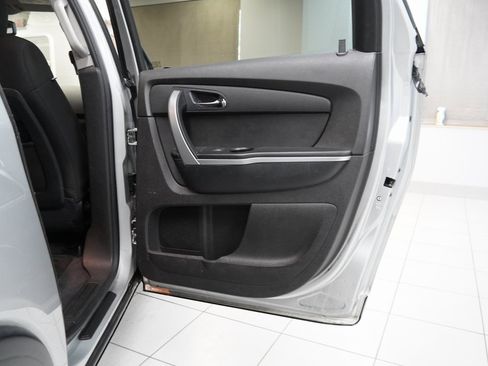 Used 2012 GMC Acadia SLE image 24