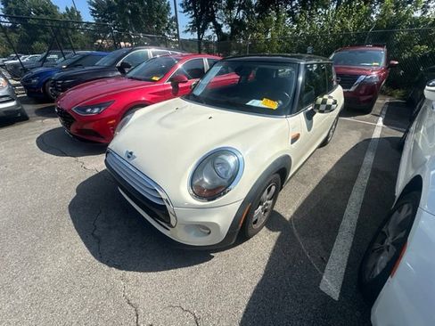 Used 2015 MINI Cooper 2-Door Hardtop FWD image 2