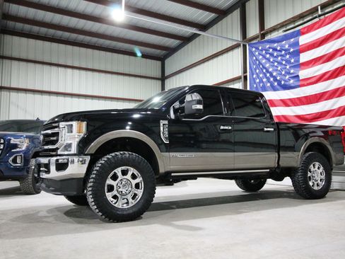 Used 2021 Ford F250 King Ranch w/ King Ranch Ultimate Package AWD/4WD image 4