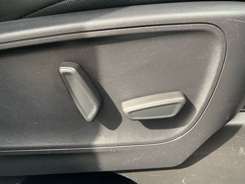 Used 2025 Ford Escape Platinum AWD/4WD image 15