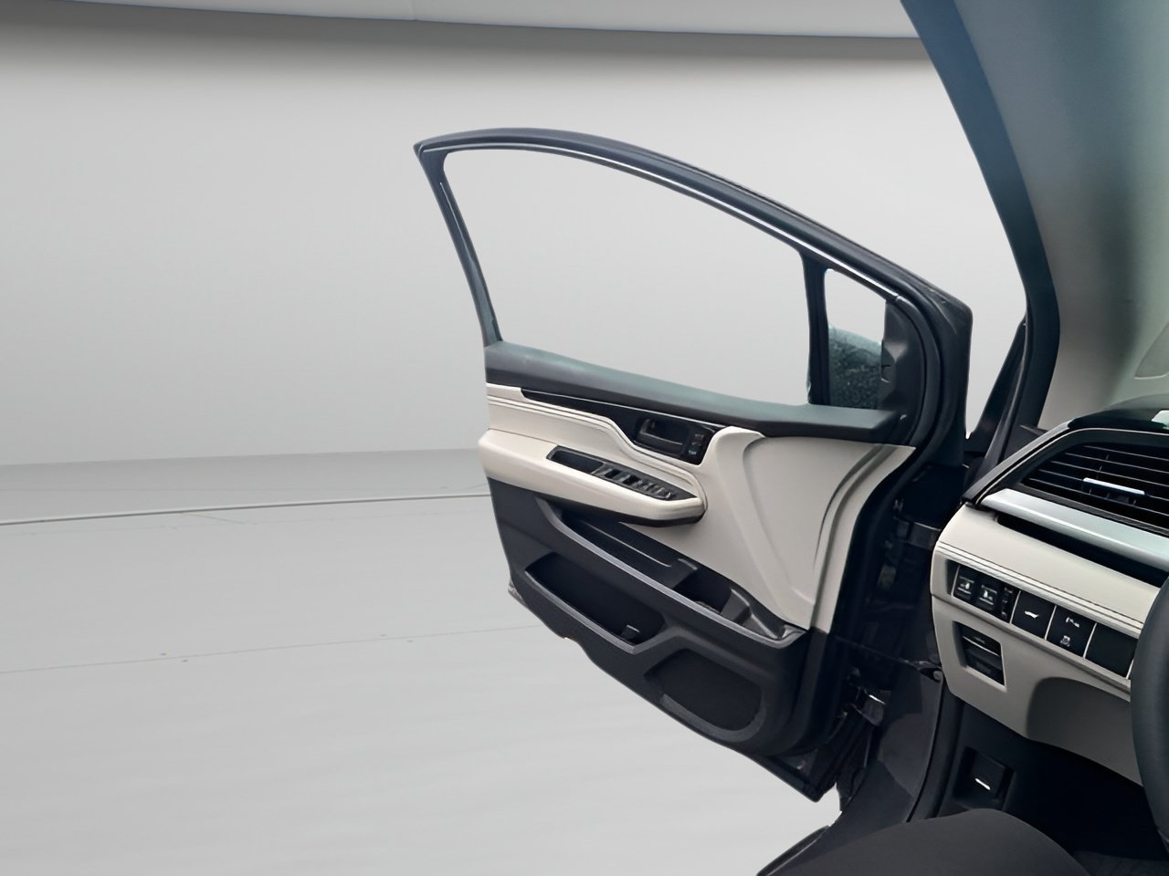 Used 2025 Honda Odyssey Touring image 16