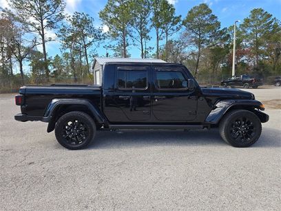 Used 2025 Jeep Gladiator Nighthawk