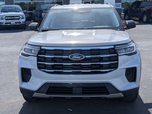 New 2026 Ford Explorer Active RWD image 3