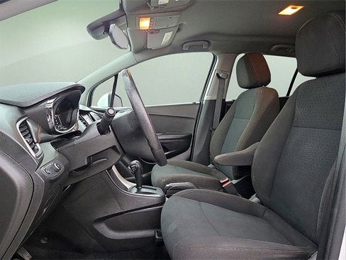 Used 2022 Chevrolet Trax LS w/ Tint and Cruise Package image 16