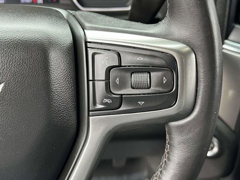 Used 2022 Chevrolet Silverado 1500 LT AWD/4WD image 11